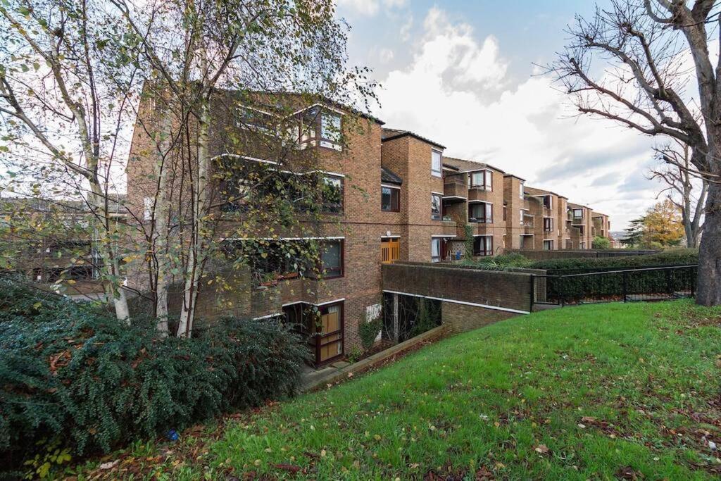 Spacious Two Double Bedroom Flat London Exterior photo