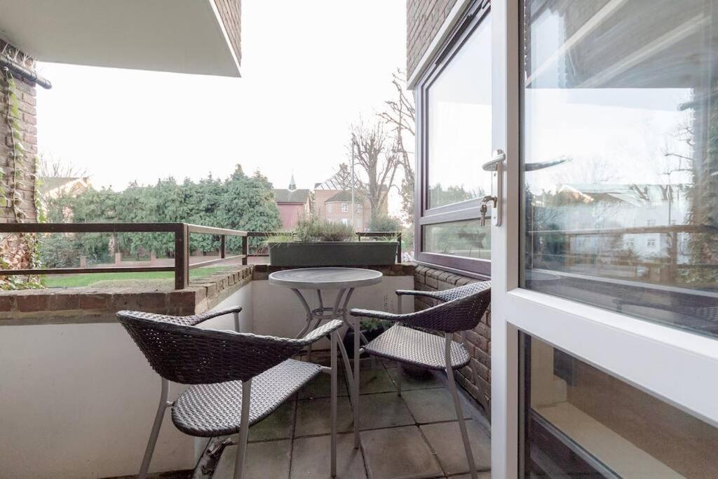 Spacious Two Double Bedroom Flat London Exterior photo